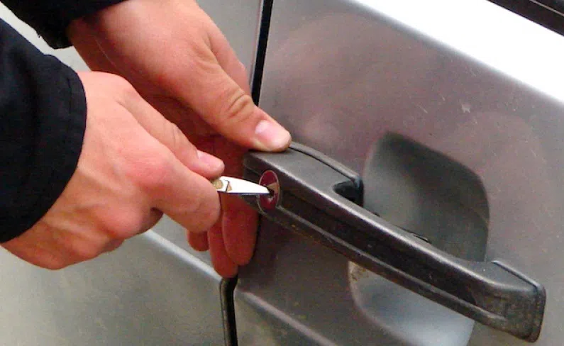 Bellbrook Locksmith Service Bellbrook, OH 937-583-2074 - locked-out-of-car-home